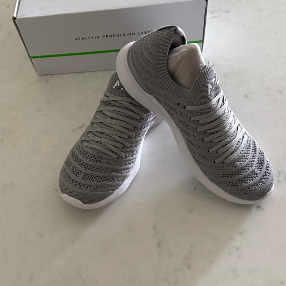 APL Women's TechLoom Wave Shoe Box - Cement/White